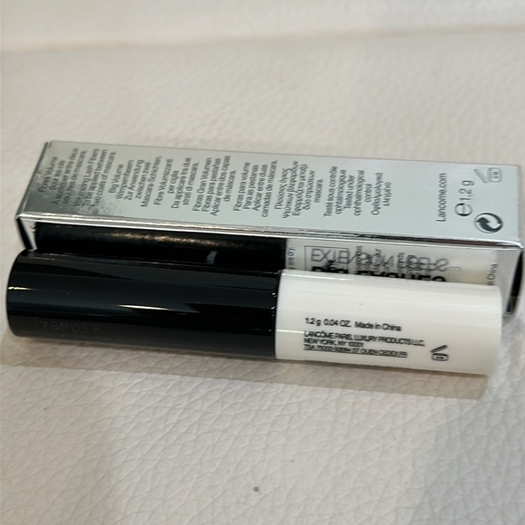 Lancôme 6 Pieces Makeup Set Includes Makeup Bag - Picture 8 of 16